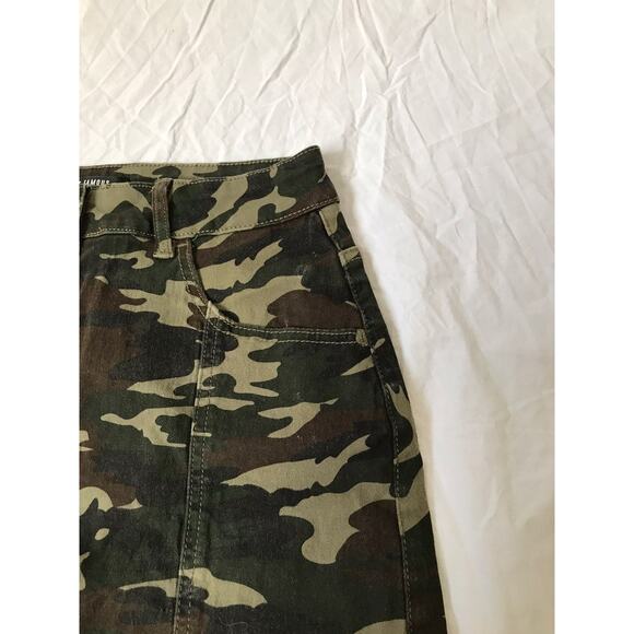Almost‎ famous camo skirt size 5 - Picture 3 of 7